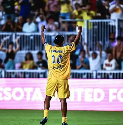 尼足球注入 尼足球注入