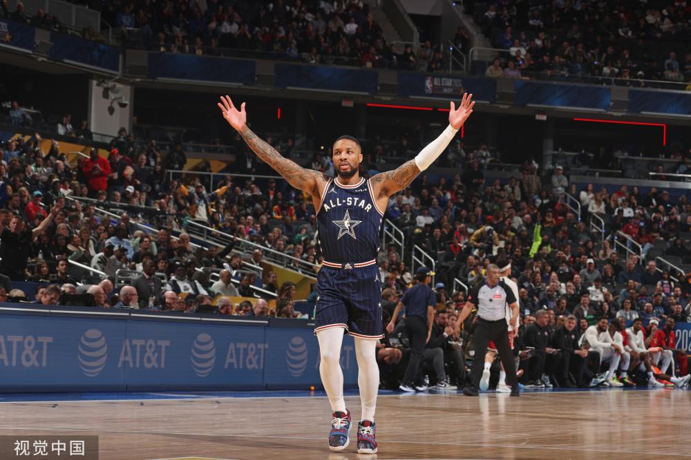 他在快速反 他在快速反